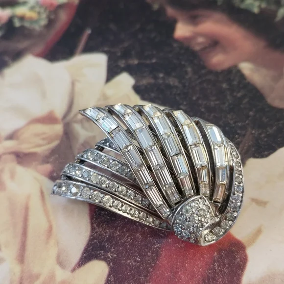 Art Deco Silver Women's Jewelry Brooch - Picture 13 of 16